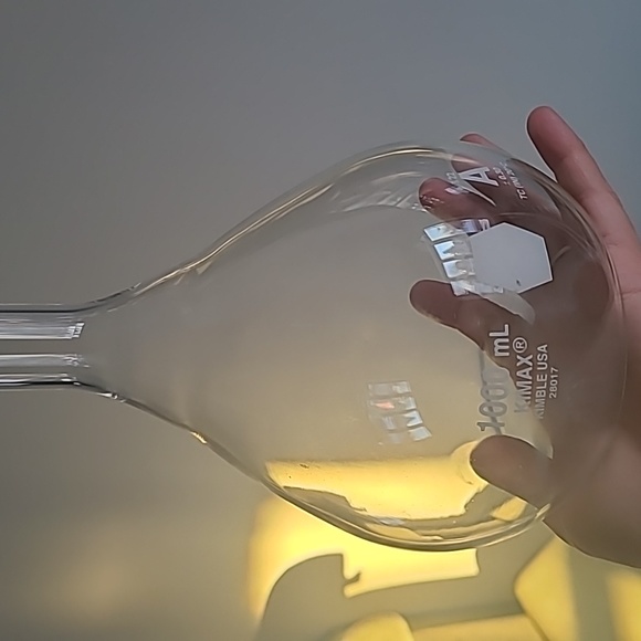 Huge vintage glass 1000ml science beaker with lid - Picture 3 of 11